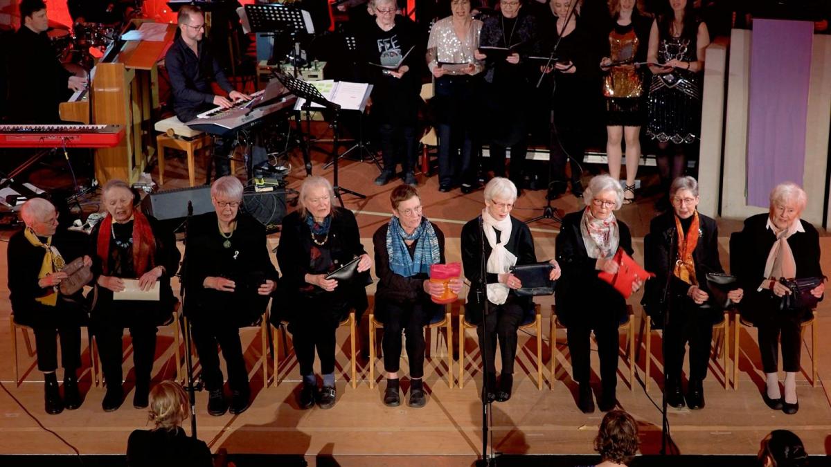 Aufbau in liebevoller Detailarbeit